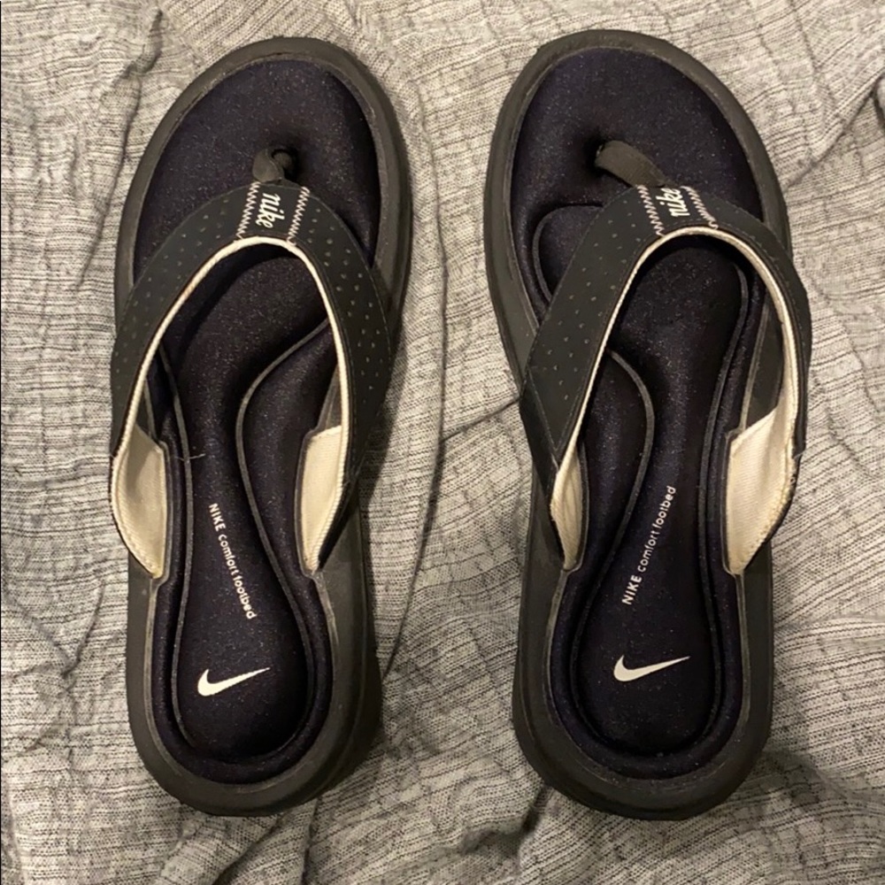 Black Nike sandals